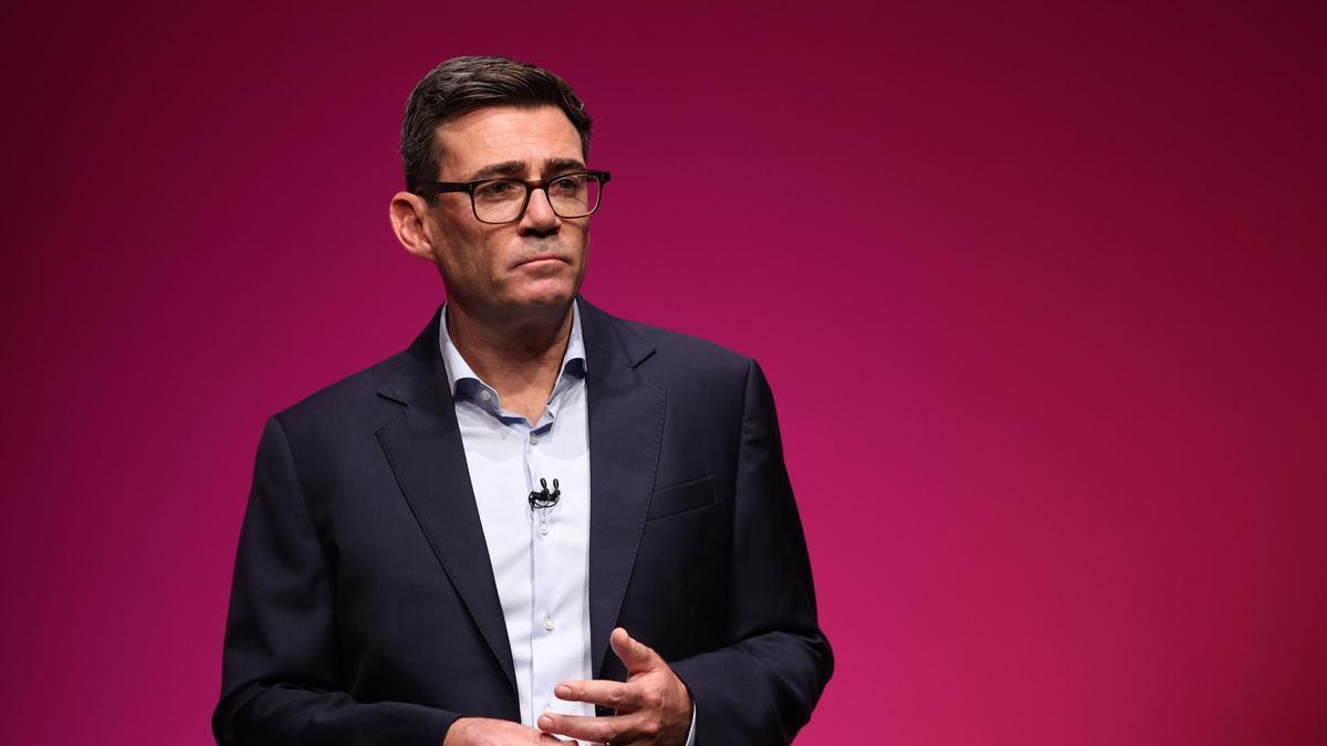 Burnham ve «indicios claros» sobre la implicación de Irán en el incidente cerca de la base de Fairford
