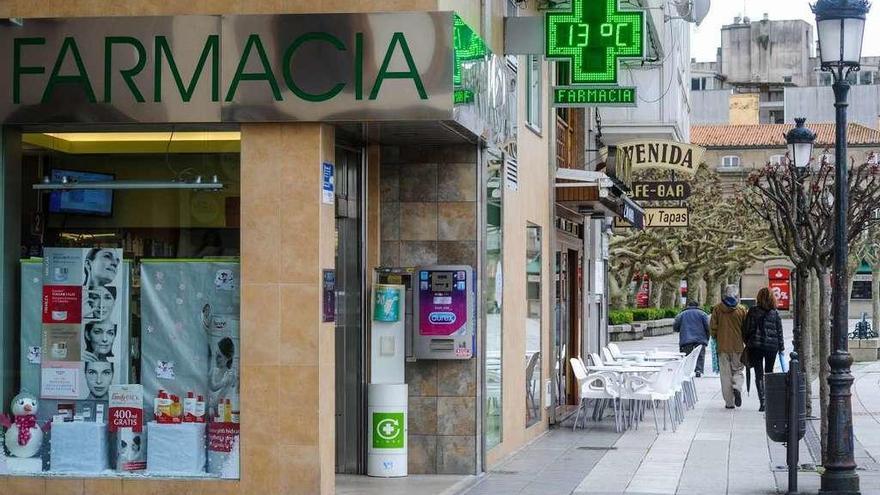 Exterior de una farmacia gallega.