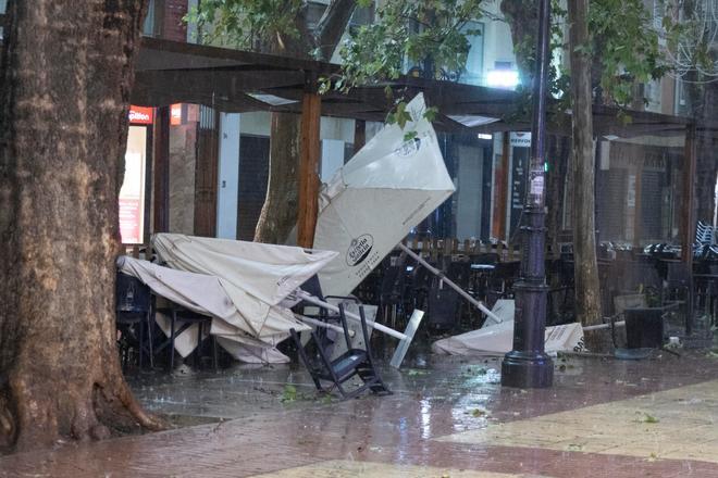 Las tormentas se ceban con el interior de la Comunidad Valenciana: ramblas crecidas tras 186,2 l/m en Bejís y rachas de 100 km/h en Torás