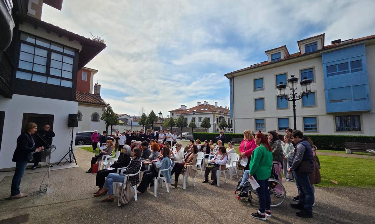 Vista general de la plaza de la Poesía en Villaviciosa.