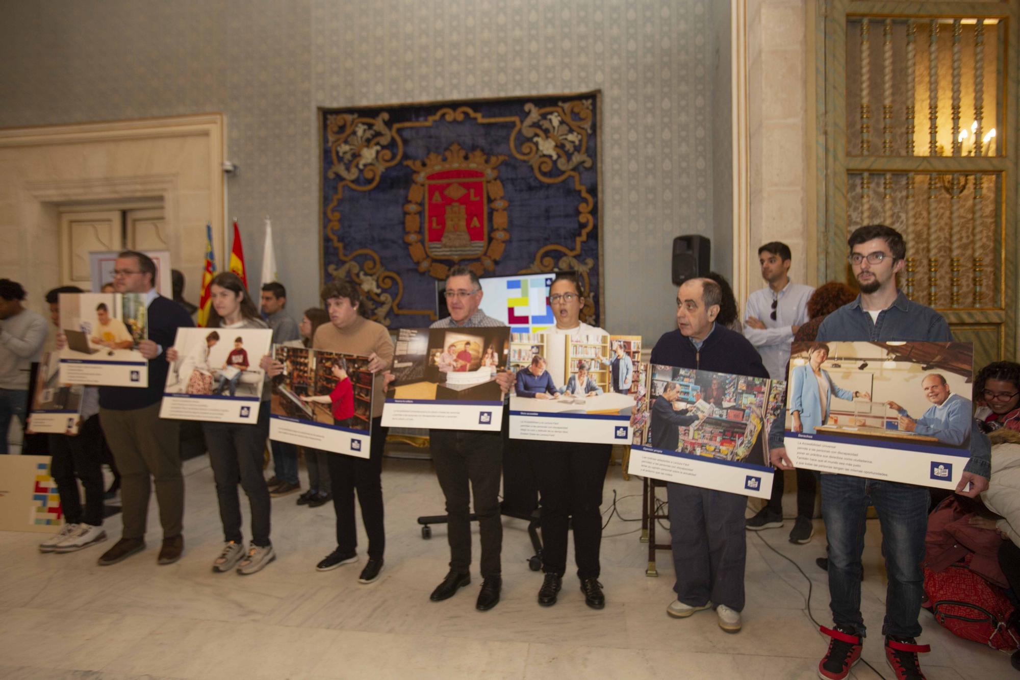 APSA presenta en Alicante su calendario solidario 2023
