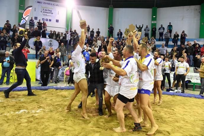 DEPORTES. VECINDARIO.SANTA LUCIA.   Luchada. Final de la Copa Cabildo Insular entre los equipos del Estrella CL y el CL Agüimes.  | 30/03/2019 | Fotógrafo: Juan Carlos Castro