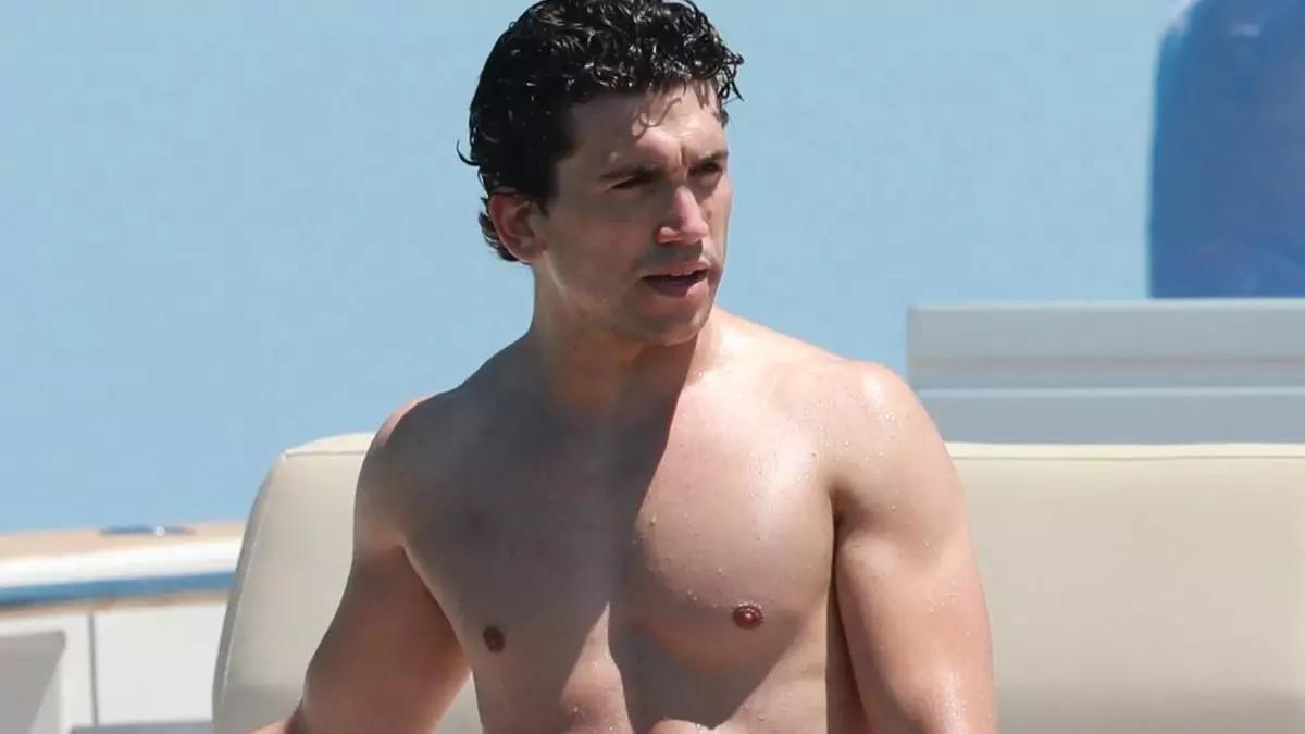 Jaime Lorente, durante las vacaciones de verano