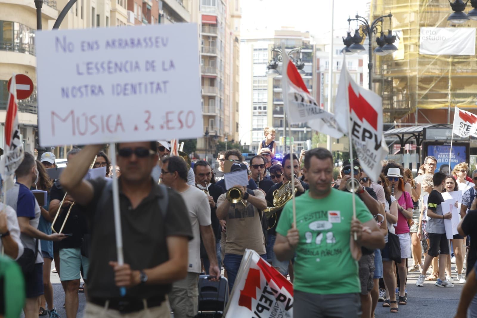 Manifestación del profesorado de la plataforma 'Salvem la música'