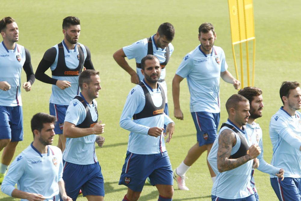 Las mejores imágenes del entrenamiento del Levante UD