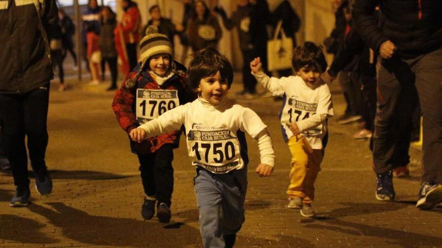 Pequeños atletas en la Carrera de la Rosca de Zamora del pasado año.