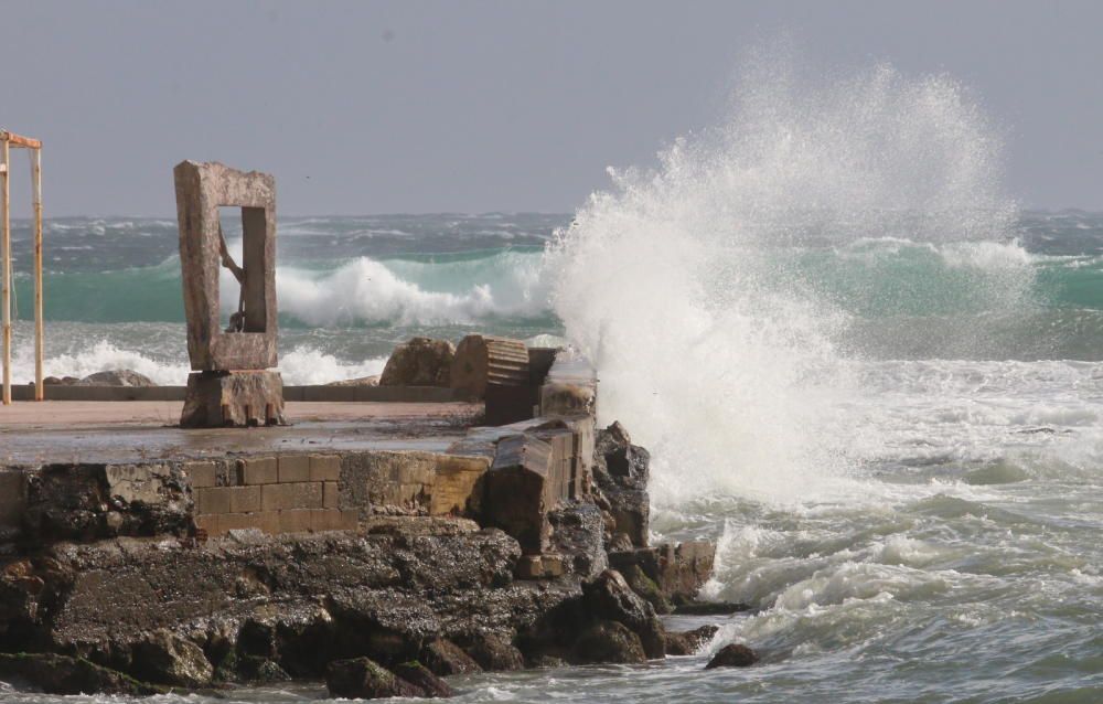 Temporal de viento y lluvia en Málaga