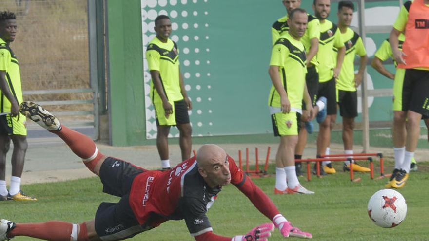 El Elche regresa esta tarde a los entrenamientos con una sesión a puerta cerrada