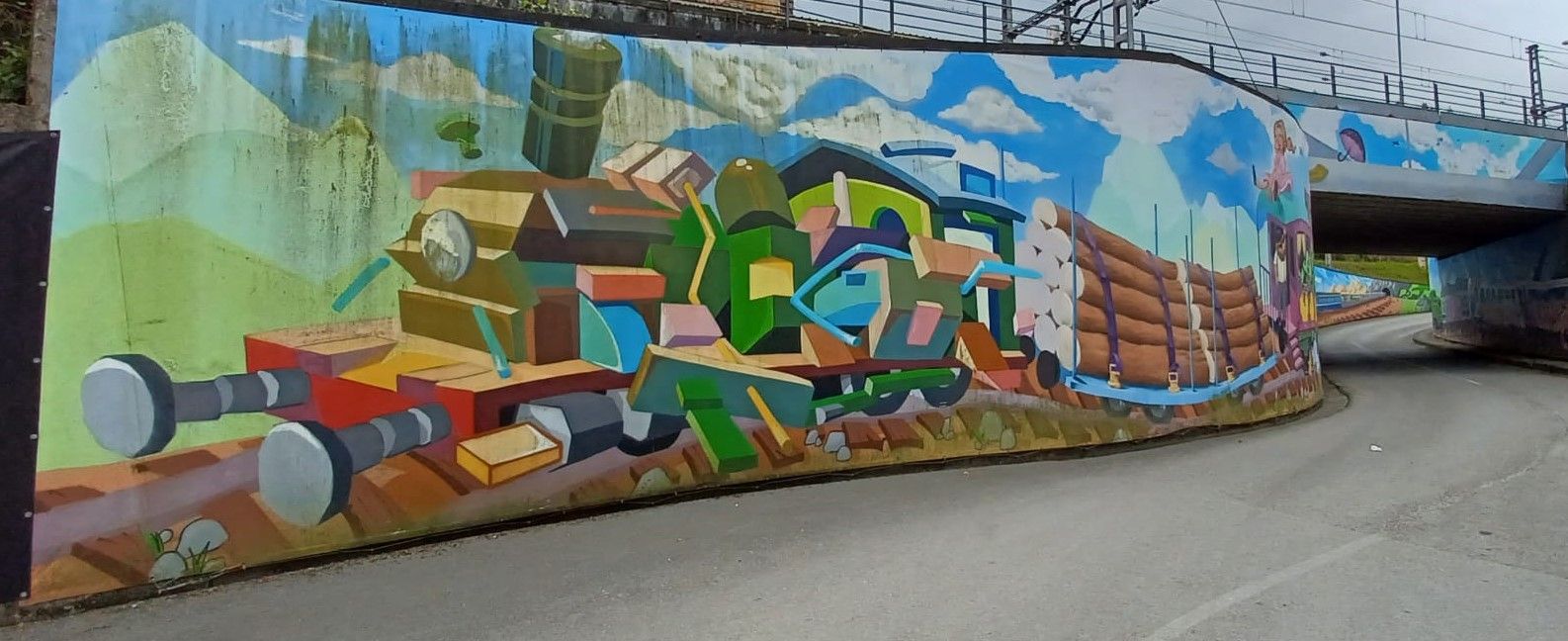 El grafiti más grande de Asturias en lona está en Llanera: así es el mural gigante de la localidad de Villabona
