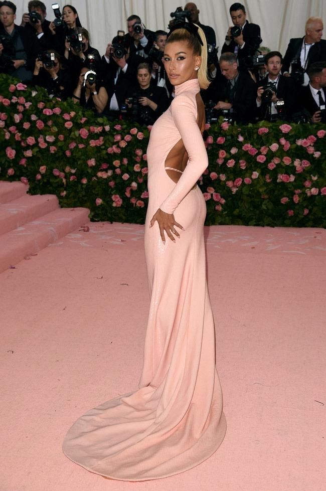 Hailey Bieber en la Gala MET 2019