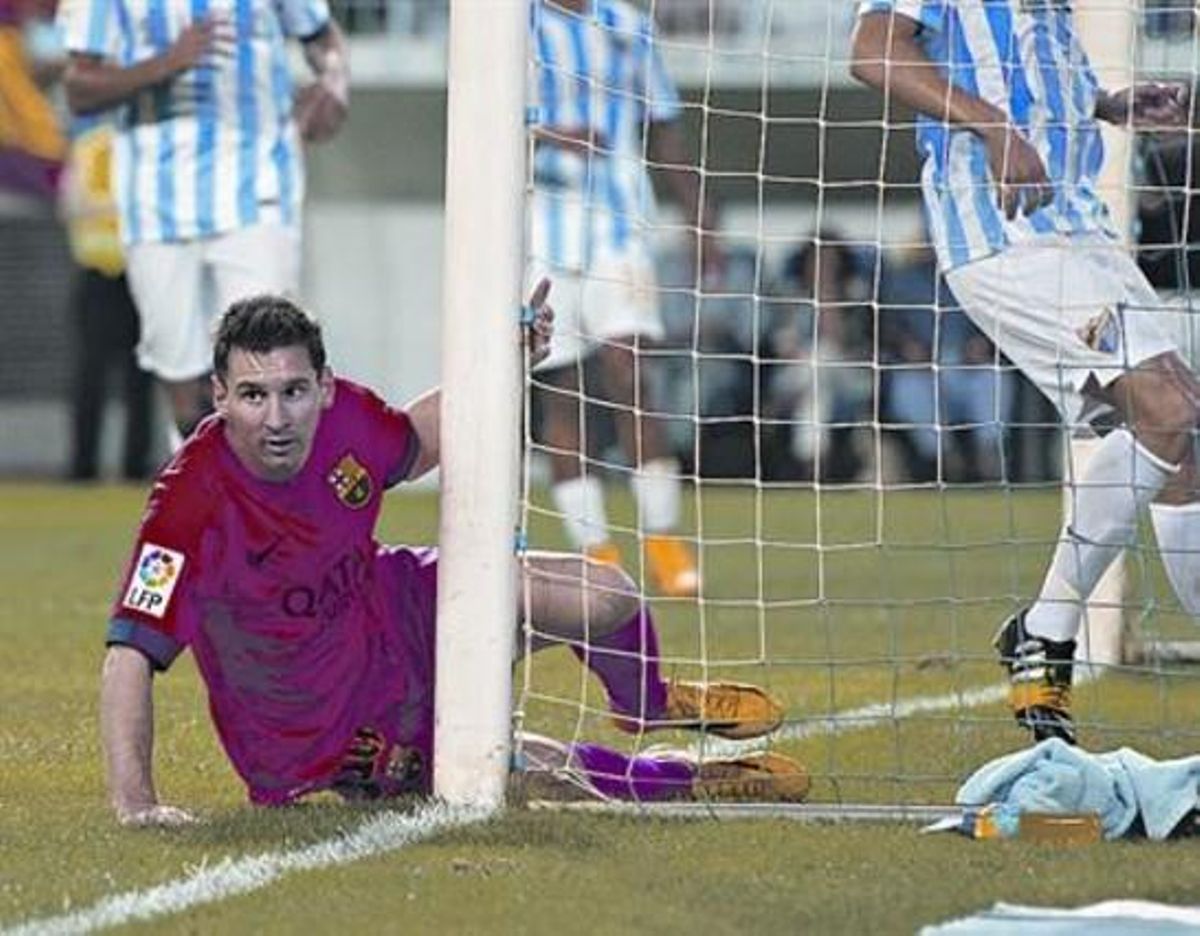 Apagat Messi després de no arribar a rematar una centrada d’Alba. Apagat Messi després de no arribar a rematar una centrada d’Alba.