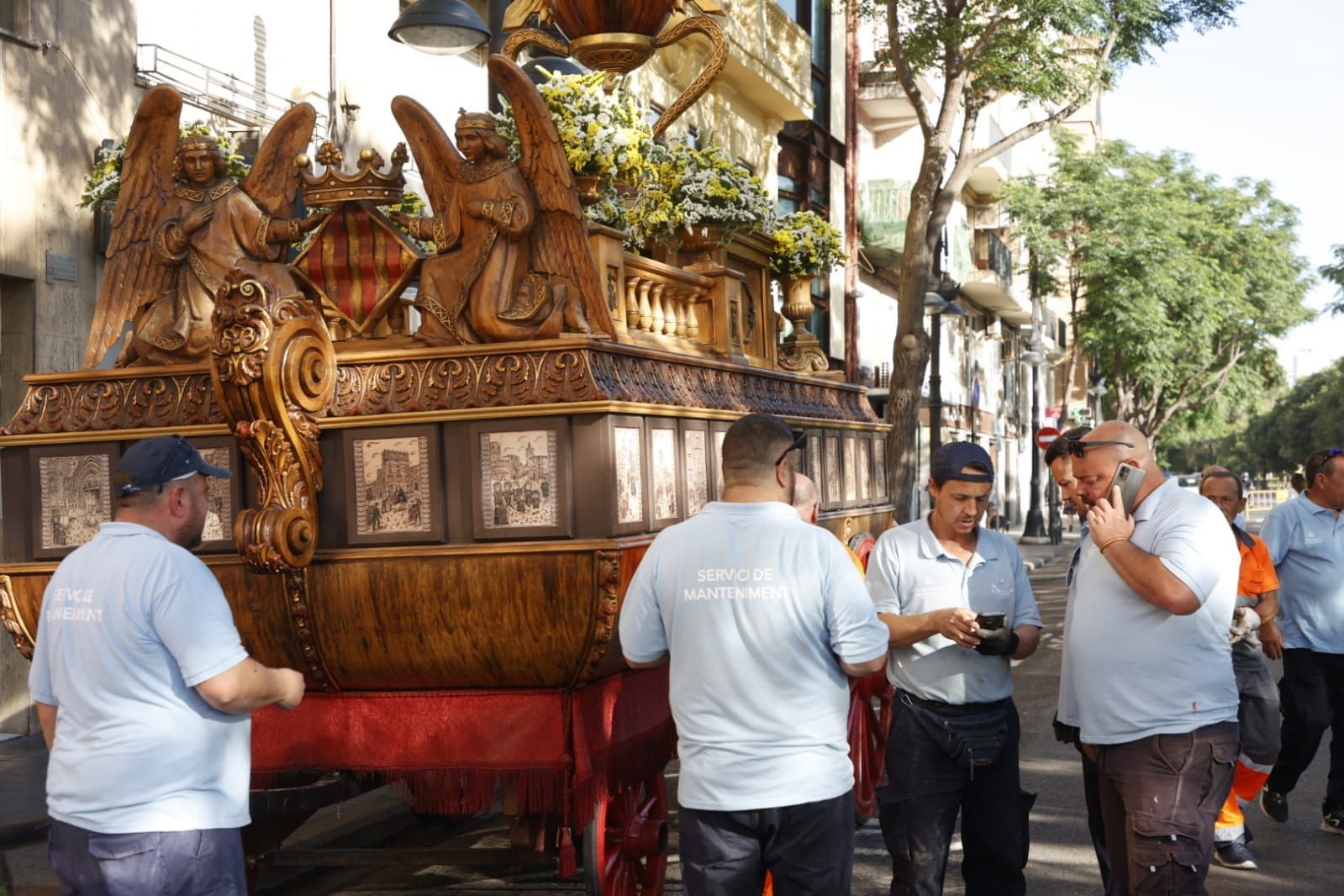 El Corpus empieza con la salida de las dos Rocas autorizadas