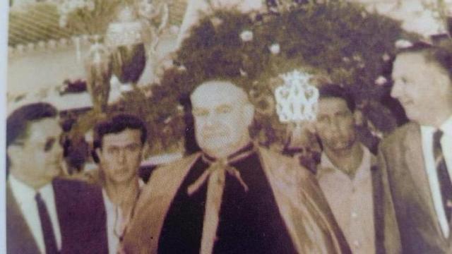 El párroco Rodrigo Bocanegra, en la fiesta del Carmen de 1950. | L.O.