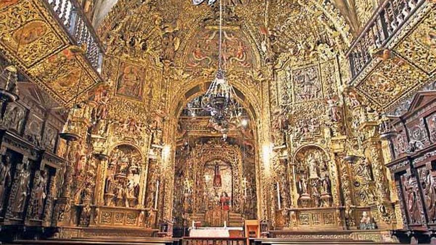 Capilla del Santo Cristo, en la catedral de Ourense.  // R. Regal