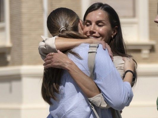 Kronprinzessin Leonor ist jetzt Soldatin - So verabschiedete sie sich von ihrer Familie