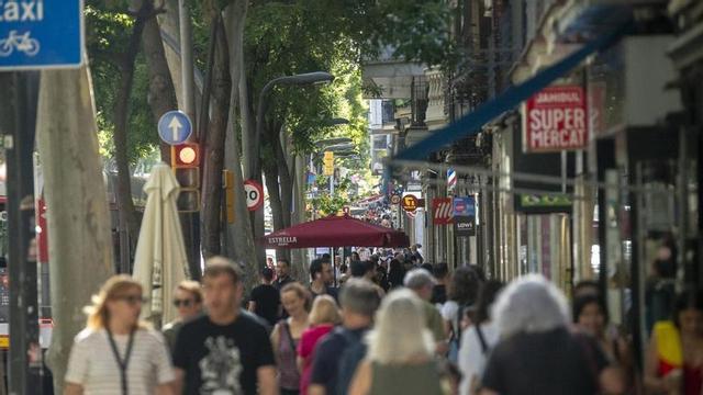 Ambient a l’eix comercial de Sants, aquesta setmana.