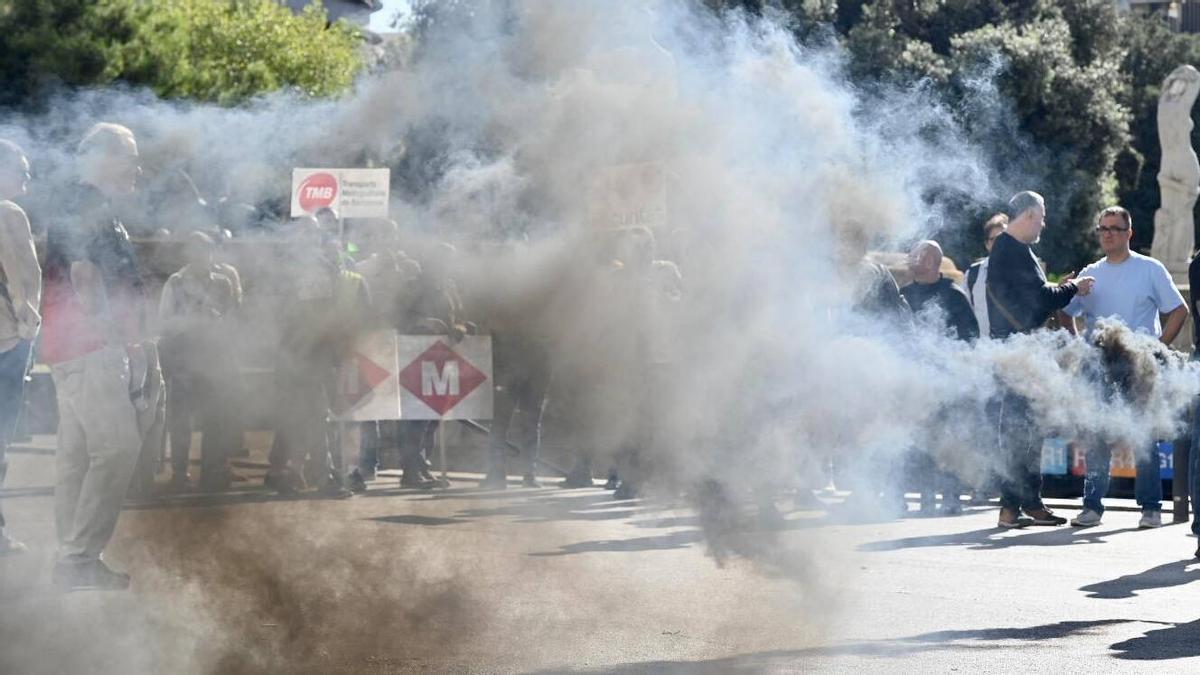 Los trabajadores de seguridad del metro de Barcelona protestan para mejorar sus condiciones laborales