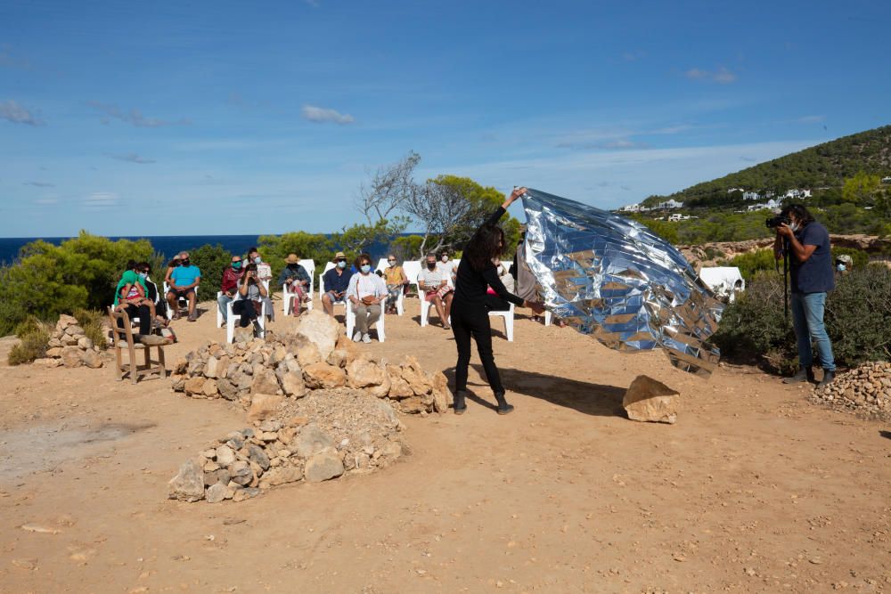 El aliento cálido de Ana Matey en Cala d'Hort.