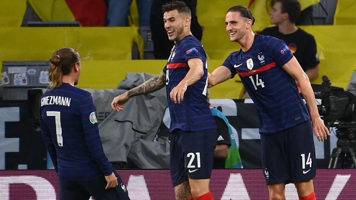 Griezmann, Lucas y Rabiot, celebrando el 1-0