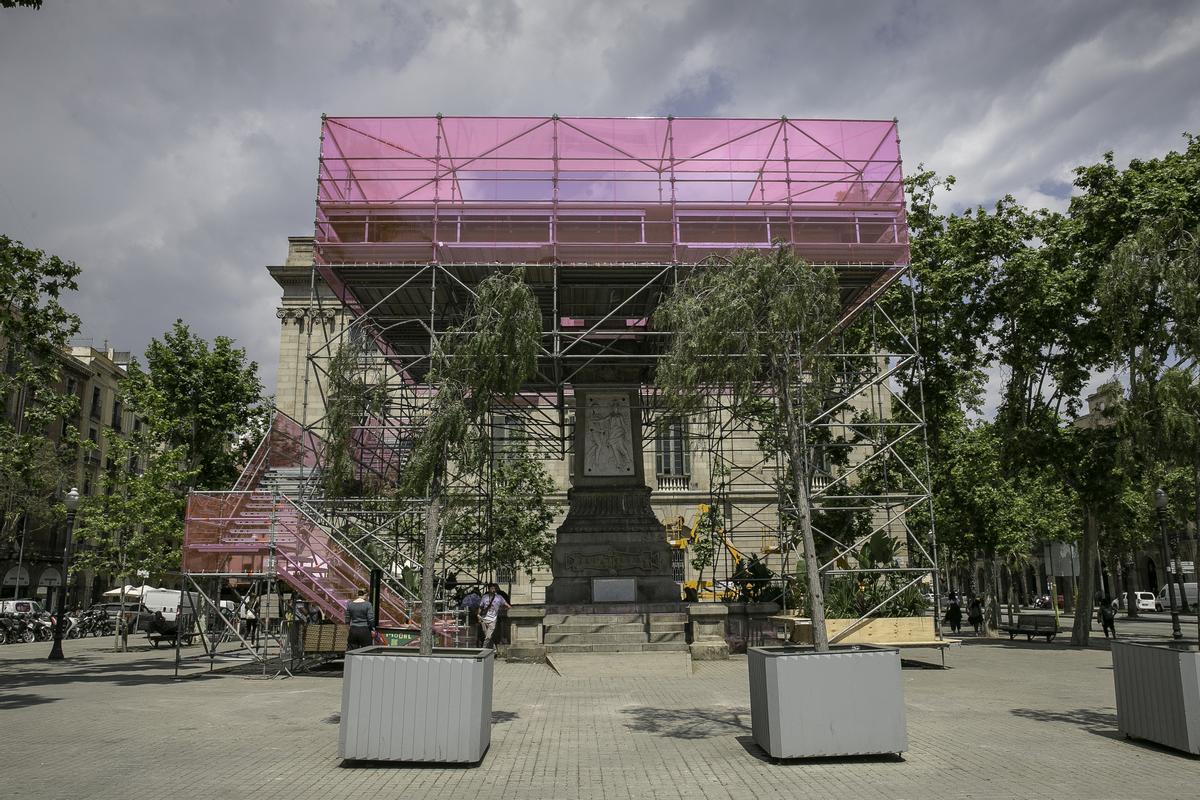 La peana que soportó a Antonio López, convertida en escenario para todos los públicos durante la Semana de la Arquitectura.