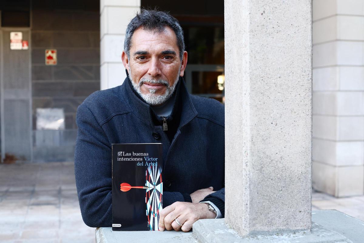 Víctor del Árbol, este jueves en Zaragoza.