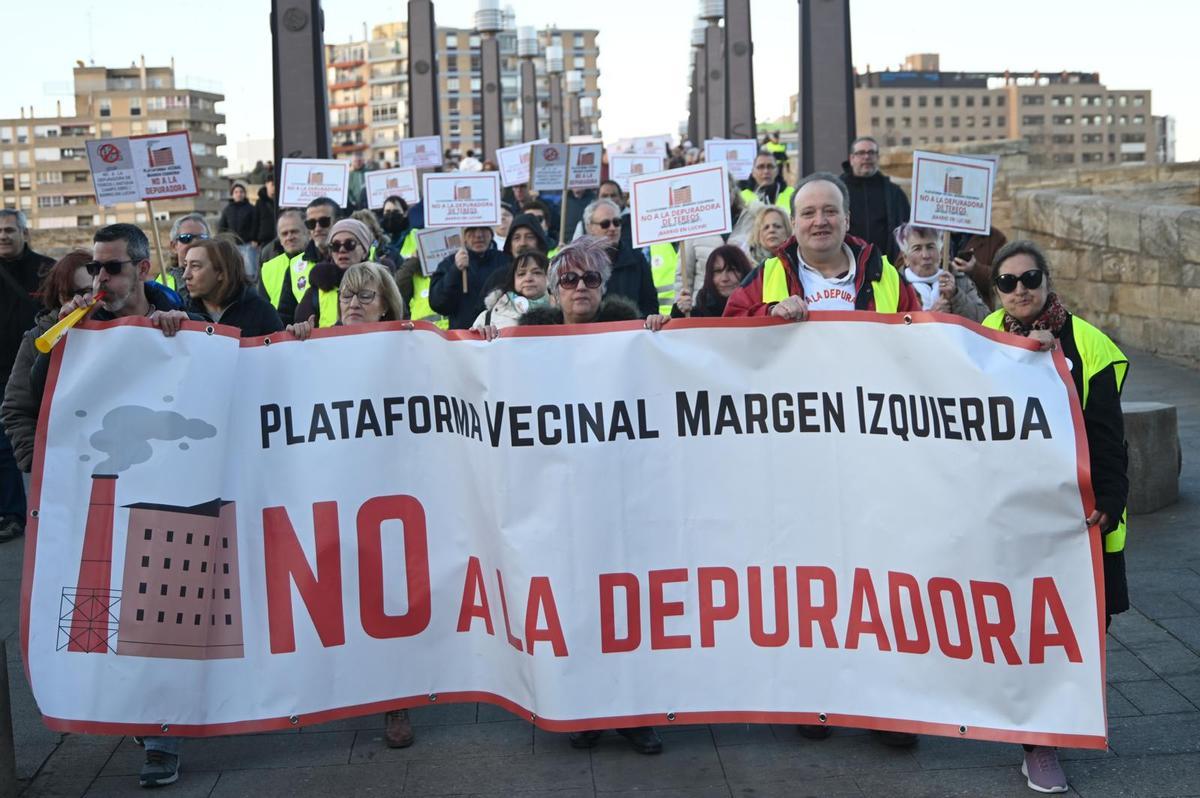 En imágenes | El Picarral se levanta contra la construcción de una depuradora en el barrio