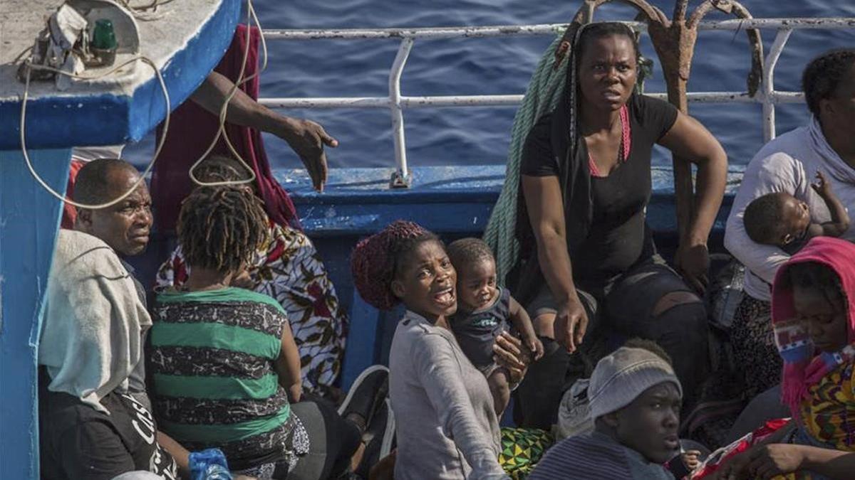 Migrantes rescatados en el Mediterráneo el pasado 30 de junio.