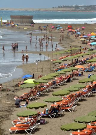 11/07/2018 SAN AGUSTÍN, SAN BARTOLOMÉ DE TIRAJANA. Calor en la playa de Las Burras. SANTI BLANCO  | 11/07/2018 | Fotógrafo: Santi Blanco