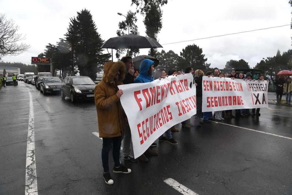 Protesta para exigir una pasarela en Bergondo