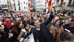 Feijóo denuncia la indignidad del PSOE y acusa a Sánchez de utilizar a Navarra