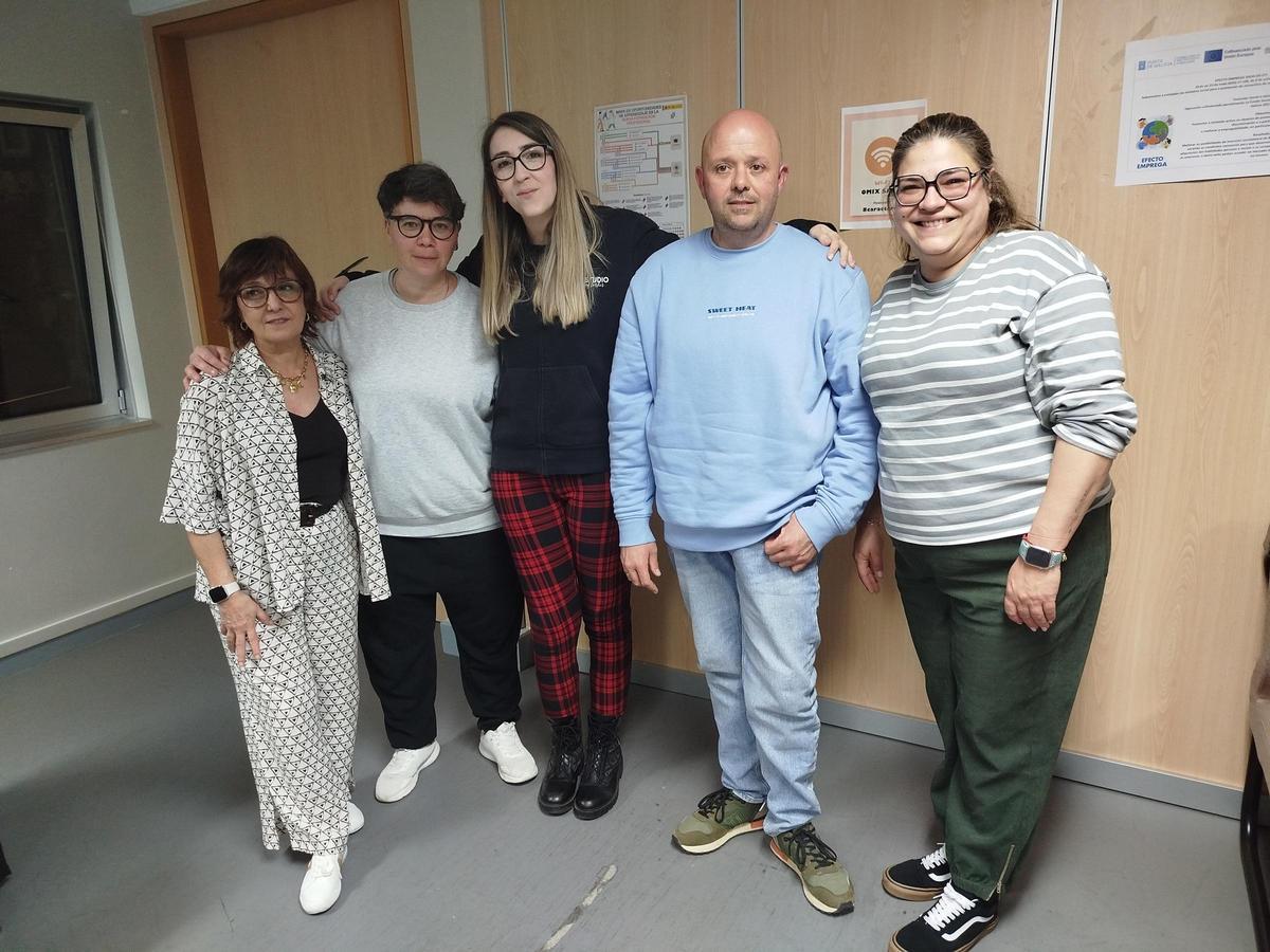 Irene Ventura, en el centro, con los integrantes de la nueva directiva.