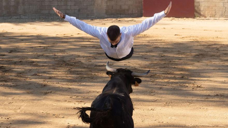 Exhibición de cortes: saltos de riesgo en Coreses