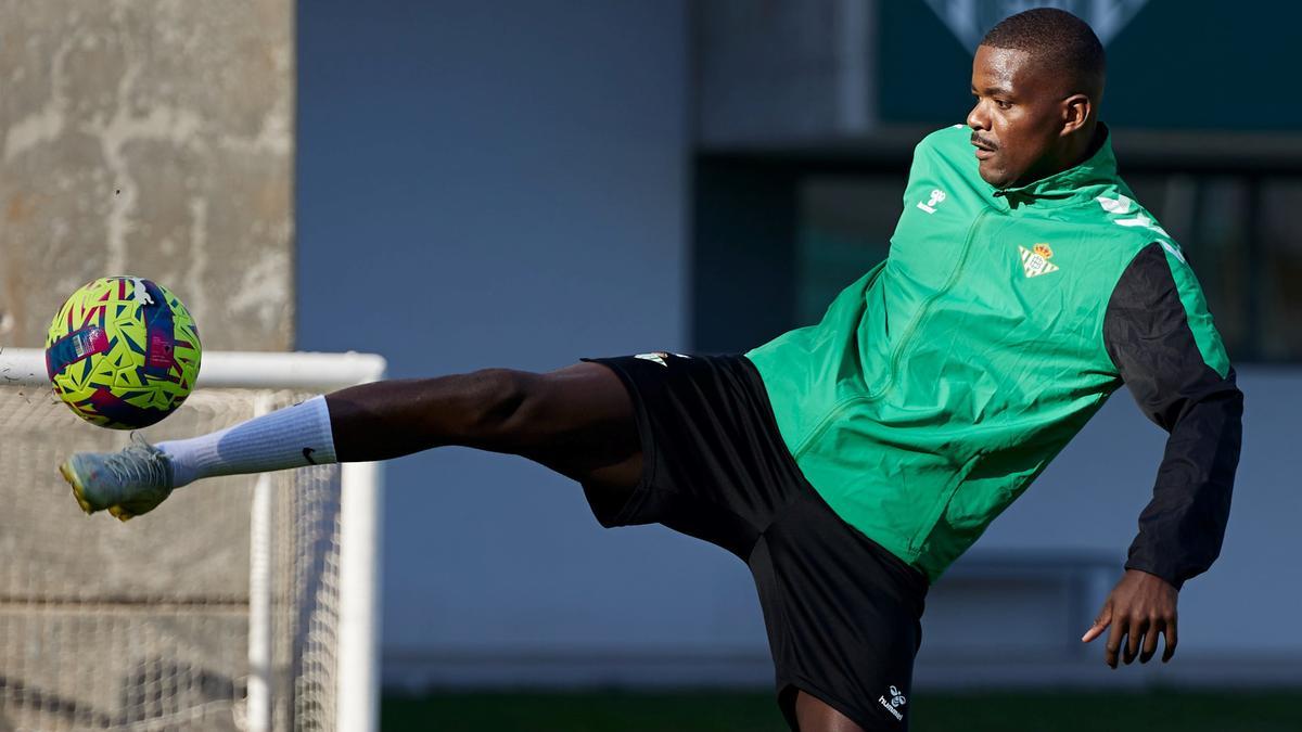 William Carvalho, en un entrenamiento del Betis. 