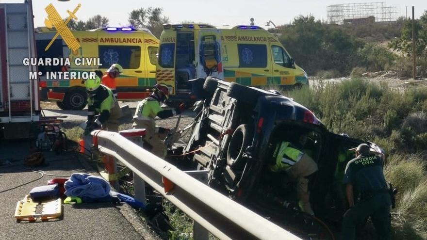 Un herido grave tras volcar un turismo en la N-II en Fraga