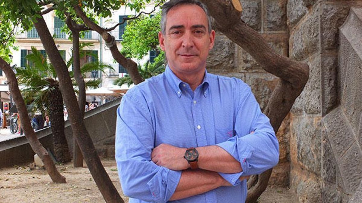 Carlos Simarro.