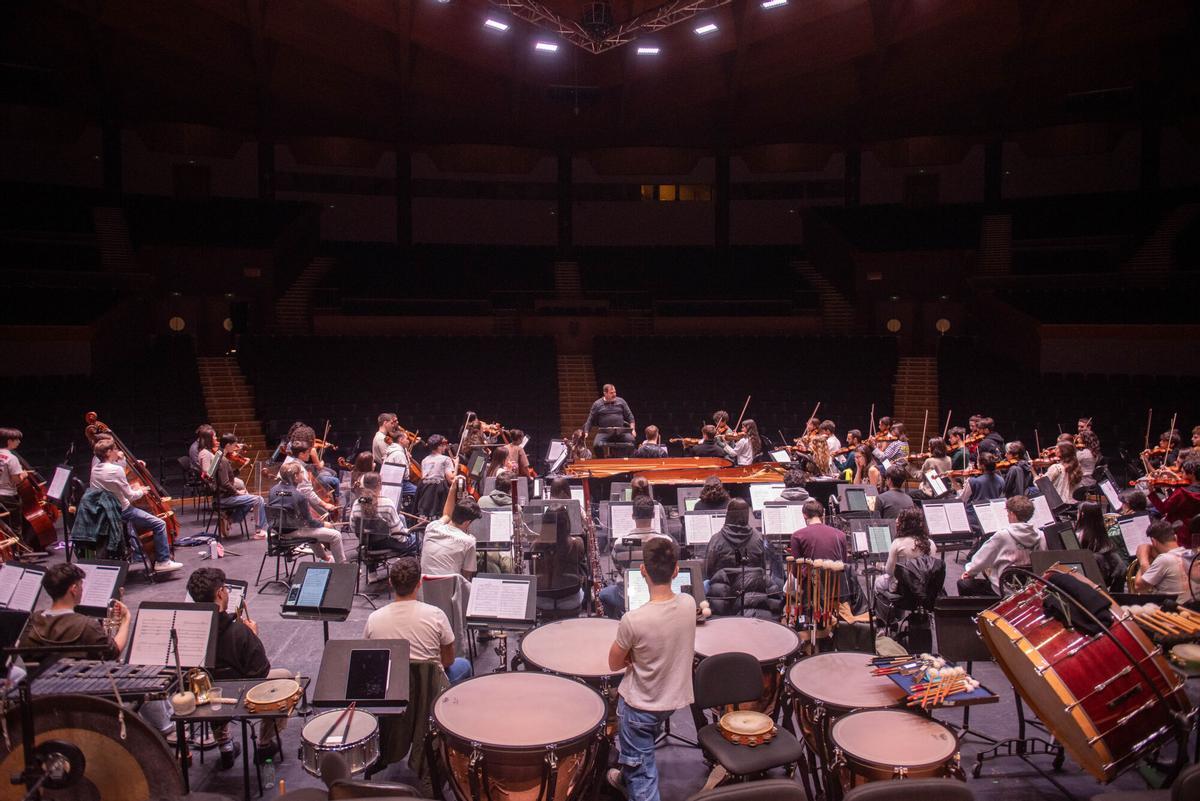 ORQUESTA SINFONICA JOVEN