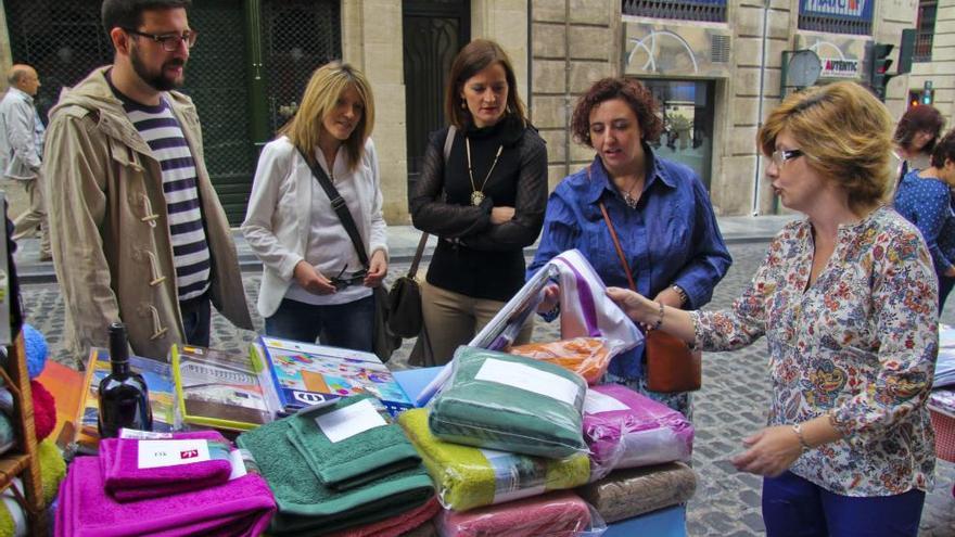 La concejal Moltó ha presidido la inauguración de Botigues al carrer