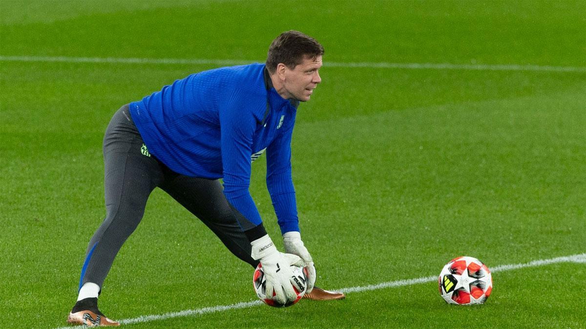 Wojciech Szczesny, en el entrenamiento previo en Da Luz
