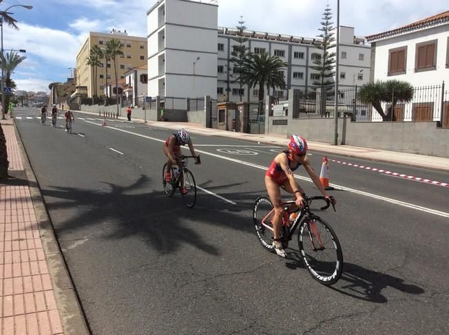 El triatlón se apodera de Las Palmas de Gran Canaria