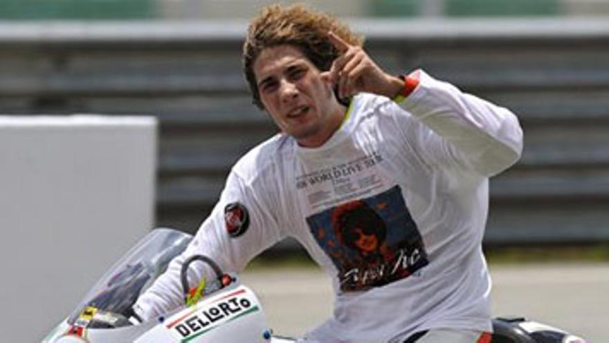 Bautista gana, pero Simoncelli es campeón