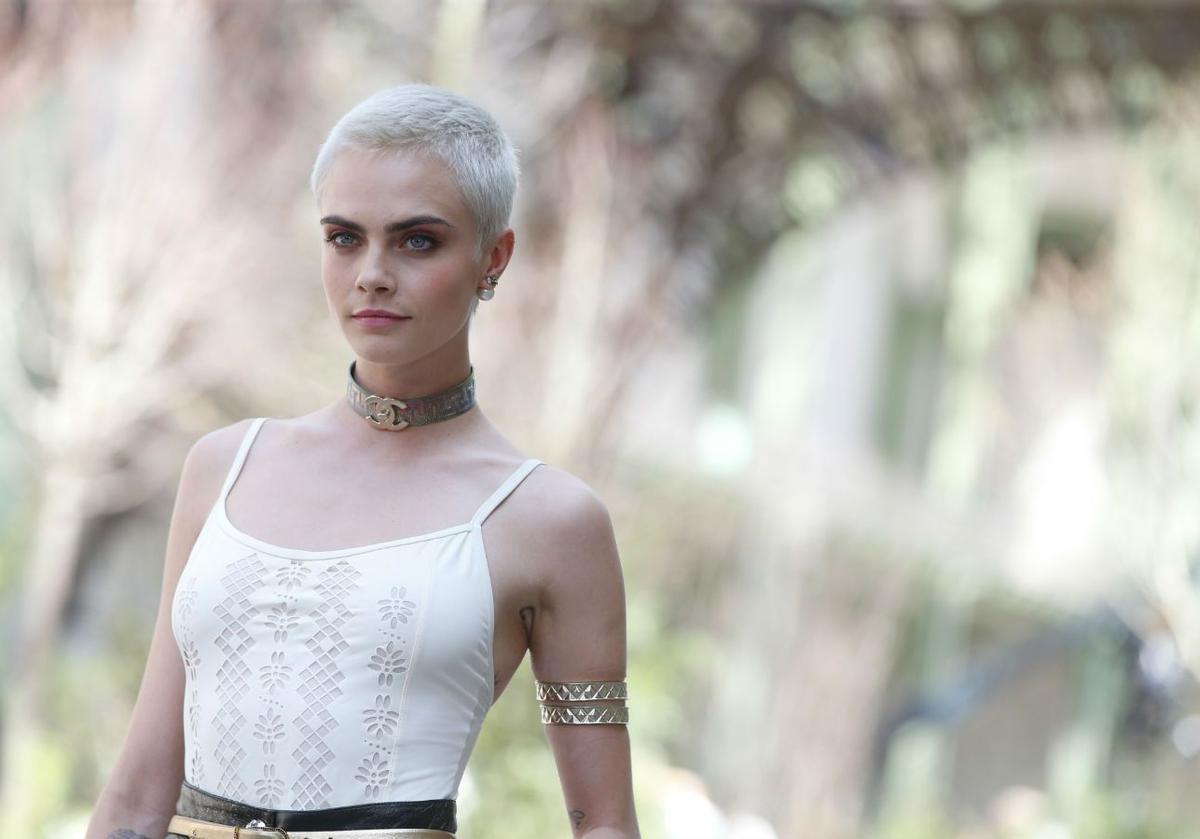 Cara Delevingne, de rubio platino