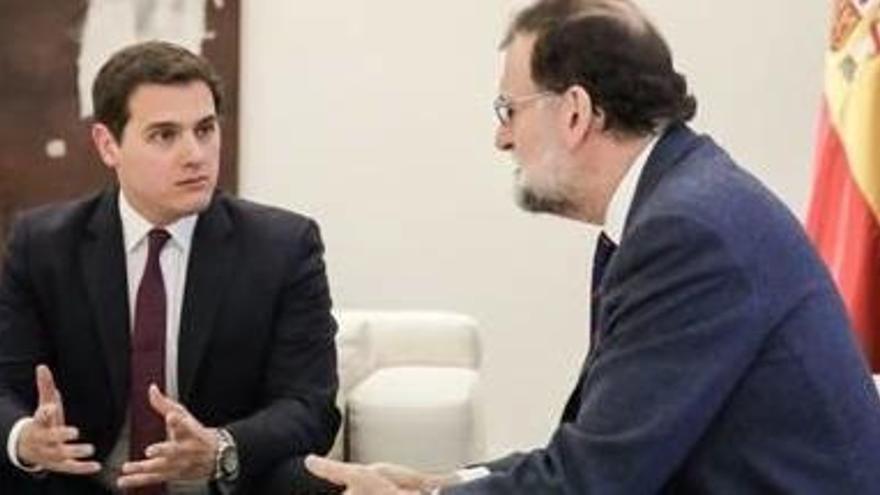 Albert Rivera i Mariano Rajoy durant la seva reunió a la Moncloa, ahir