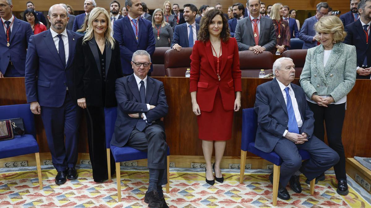 Isabel Díaz Ayuso junto a sus predecesores en la presidencia del Gobierno de la Comunidad de Madrid.