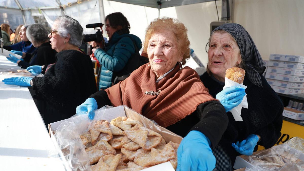 Galería | Así fue la fiesta de Las Lavanderas y la quema del Pelele de Cáceres