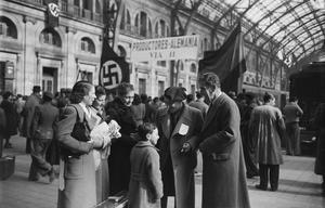 Expedició de treballadors barcelonins enviats a l’Alemanya nazi. Estació de França, Barcelona, 1941.