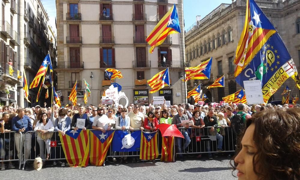 Manifestació d'alcaldes a favor del referèndum