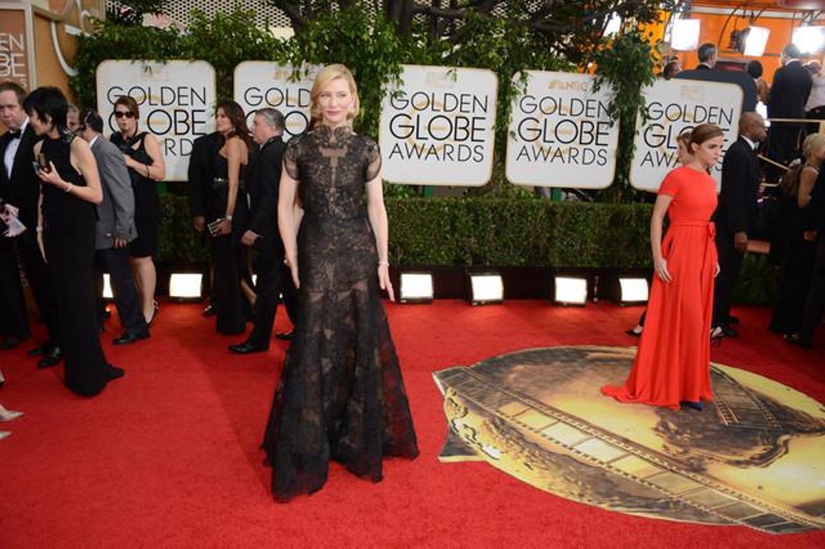 Cate Blanchett, amb un Armani negre amb puntes i transparències.