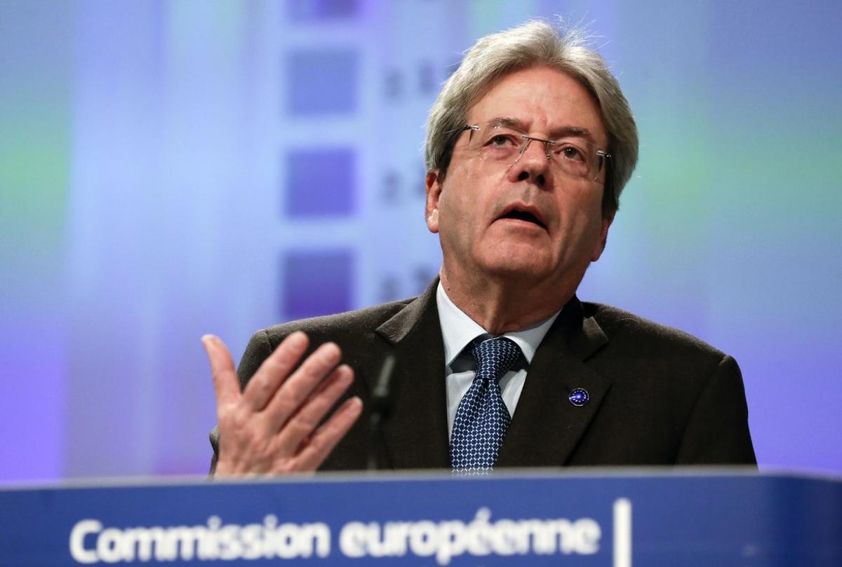 Brussels (Belgium), 13/02/2020.- European Commissioners in charge of Economy Paolo Gentiloni gives a press on Winter 2020 interim economic forecast of the European Commission in Brussels, Belgium, 13 February 2020. (Bélgica, Bruselas) EFE/EPA/OLIVIER HOSLET