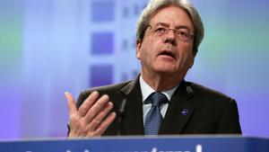 Brussels (Belgium), 13/02/2020.- European Commissioners in charge of Economy Paolo Gentiloni gives a press on Winter 2020 interim economic forecast of the European Commission in Brussels, Belgium, 13 February 2020. (Bélgica, Bruselas) EFE/EPA/OLIVIER HOSLET