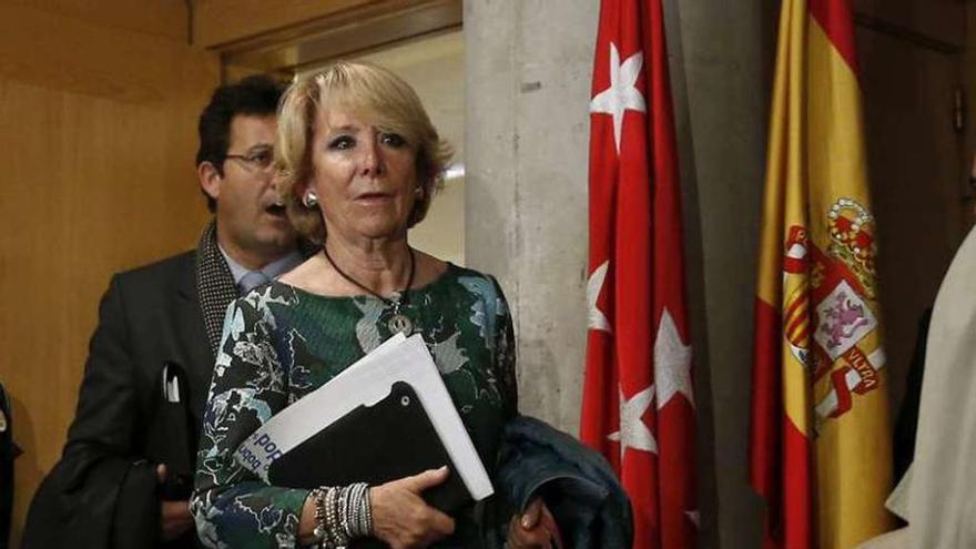 Aguirre, tras comparecer ante la Asamblea de Madrid.  // Efe